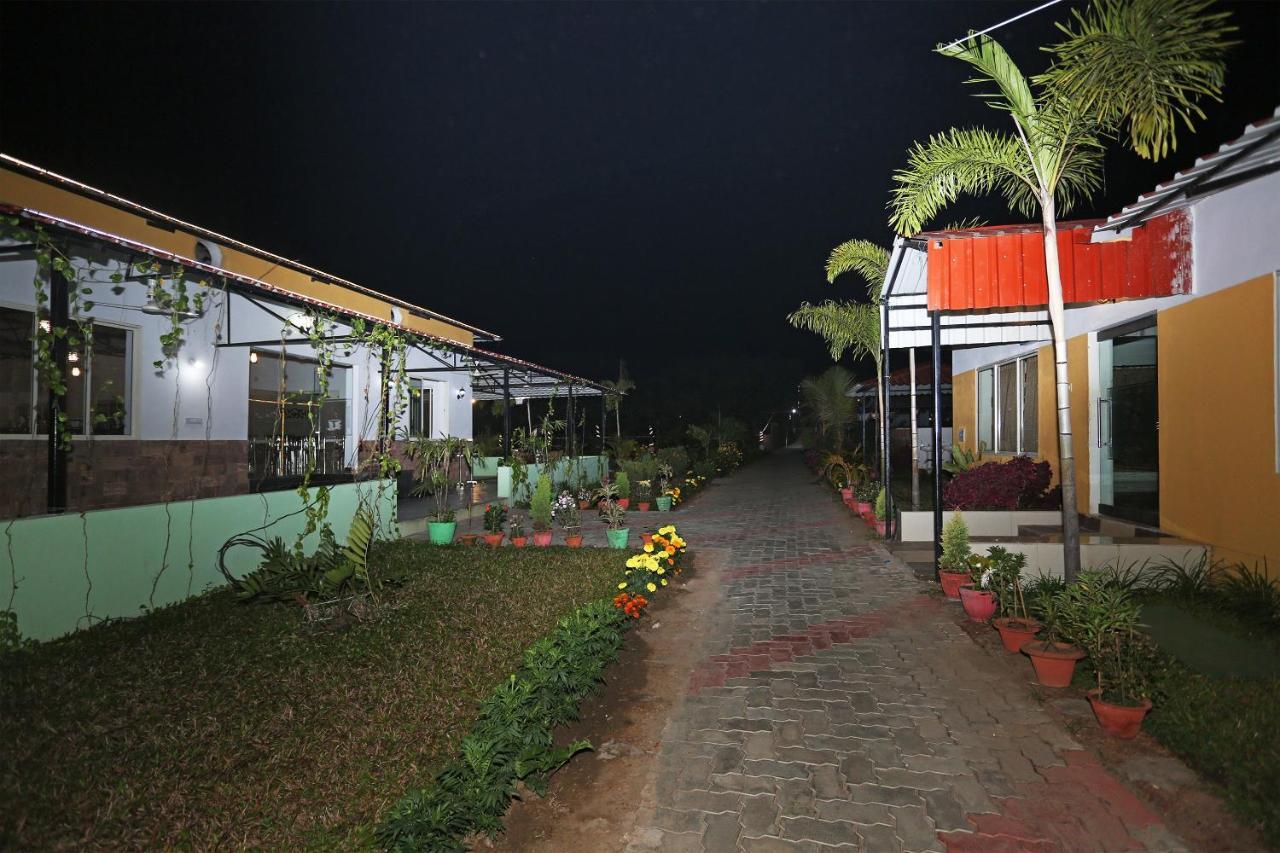 Oyo 26670 The Ranch Hotel Puri Eksteriør billede